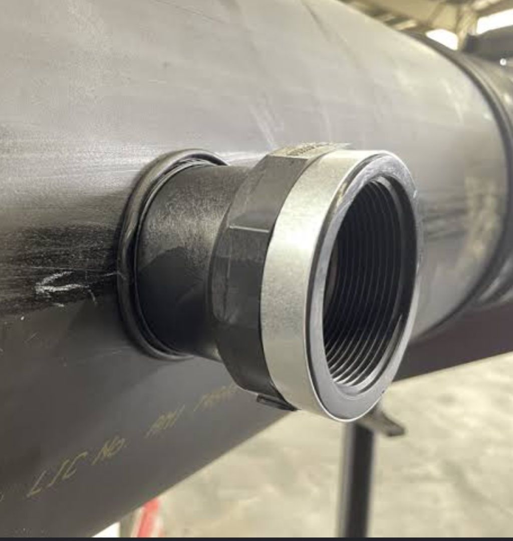 Threaded pipe coupling fitting on HDPE pipe